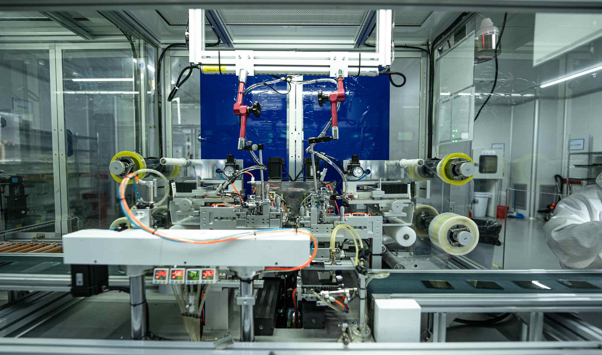 Přesné vyrovnání a montáž článku: Analýza procesů potahování a tření PI při výrobě LCD